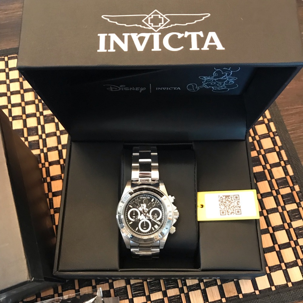 Invicta Silver and Black Men's Watch - Picture 6 of 7